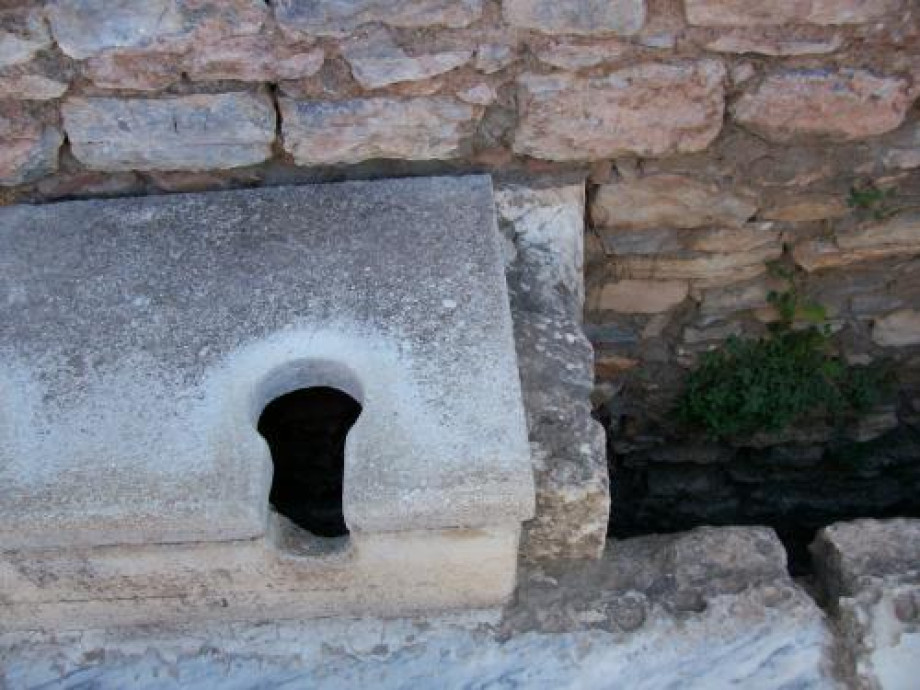Римские античные публичные туалеты в Эфесе. Изображение 3