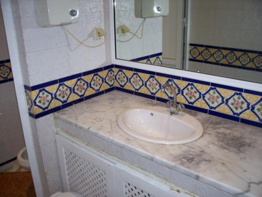 Туалет в холле отеля Marhaba. Изображение 2