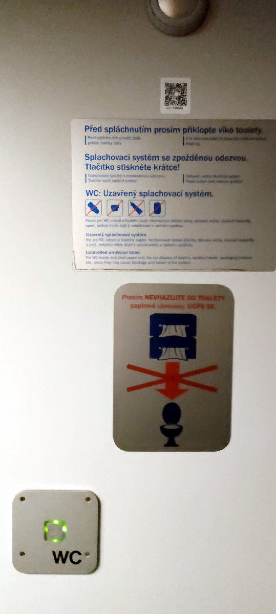 Туалет в вагоне Ampz в поезде RegioJet. Изображение 7