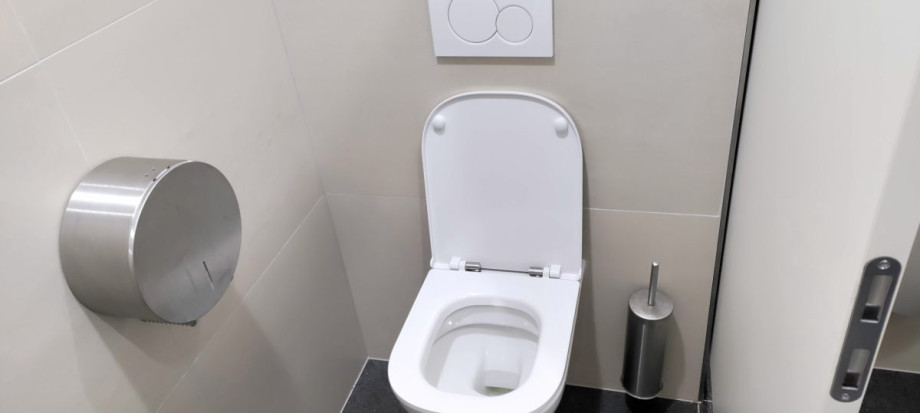 Туалет у гейта B5 пражского аэропорта. Изображение 2