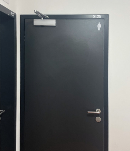 Туалет в городской библиотеке на Петршинах