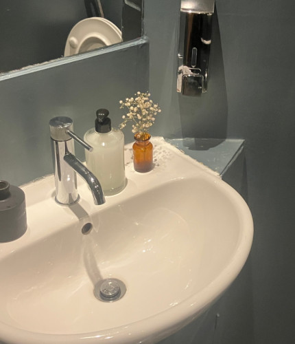 Туалет в Pinot Wine Spot