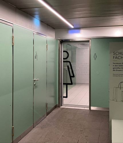 Общественный туалет на главной площади Граца