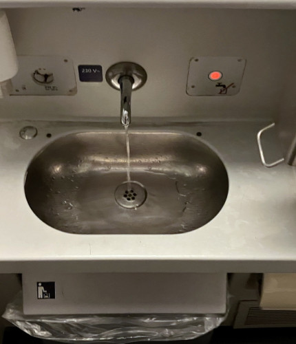 Туалет в вагоне второго класса Nightjet