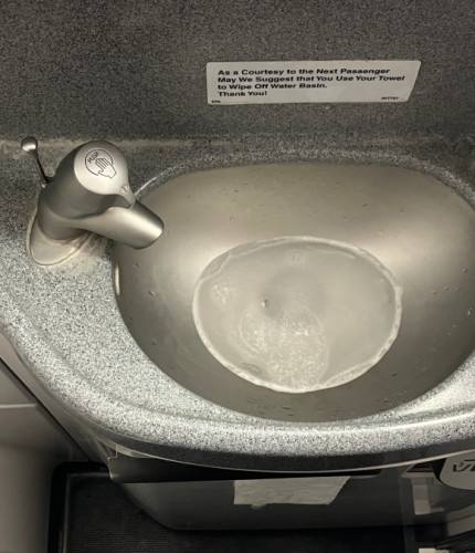 Туалет в Boeing 737-800 Ryanair