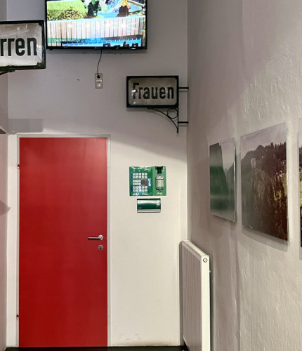 Туалет с душем в музее SÜDBAHN