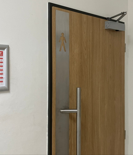 Туалет на заправке Orlen в Мельнике