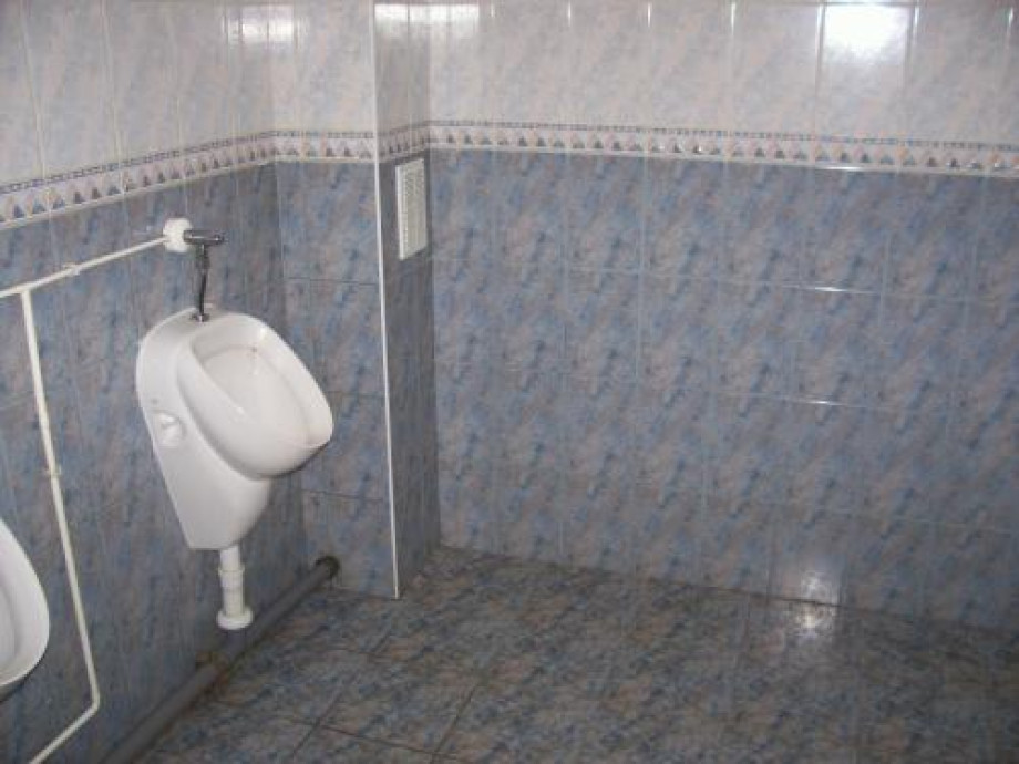 Туалет в новгородской столовке. Изображение 1