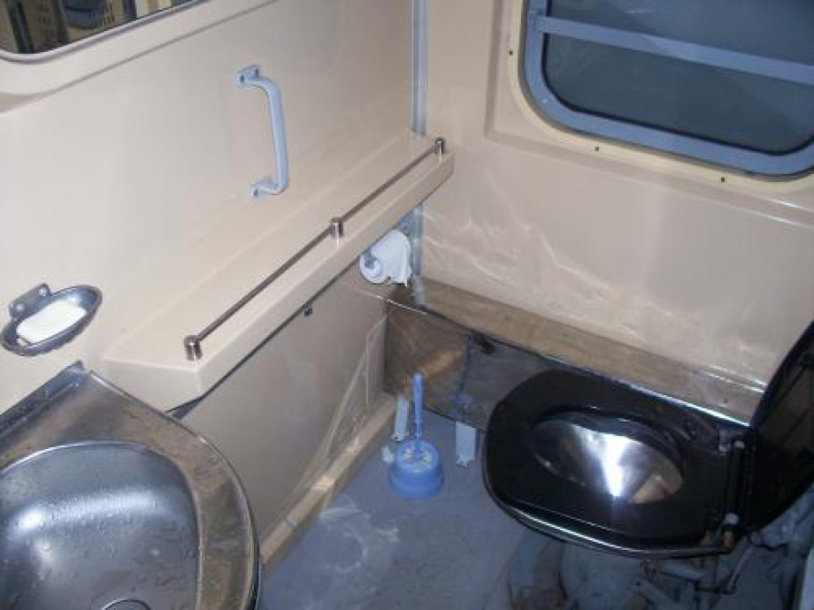 Туалет в плацкартном вагоне "Звязды". Изображение 1