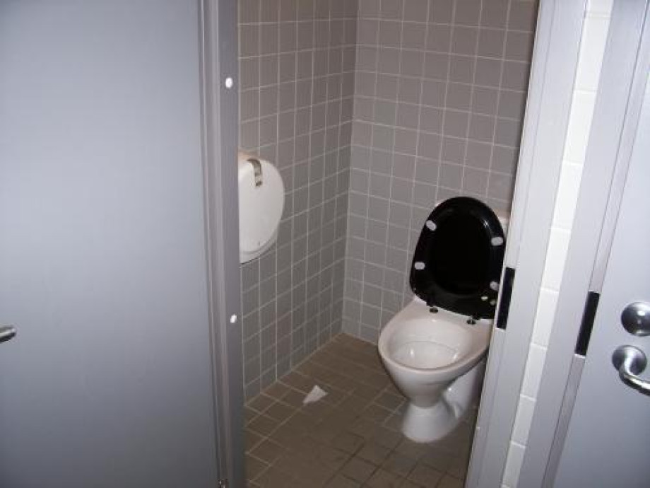Туалет в деловом центре в Хельсинки. Изображение 2