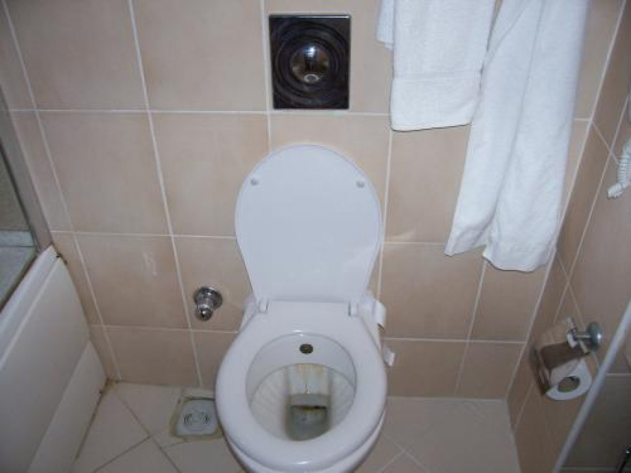 Туалет в стандартном номере отеля Lycus River. Изображение 1