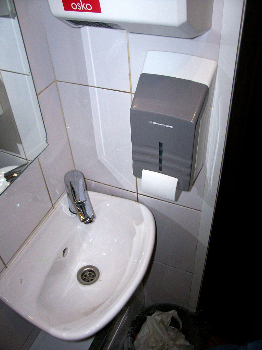 Туалет в Теремке около Спортивной. Изображение 2