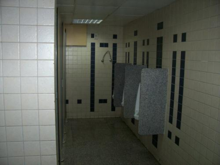 Туалет в международном аэропорту Хургады. Изображение 2