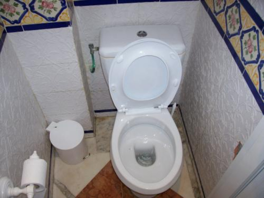 Туалет в холле отеля Marhaba. Изображение 3