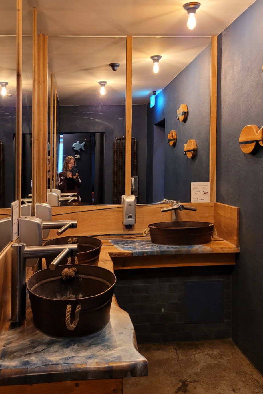 Туалет в ресторане Fischer & Lustig. Изображение 4