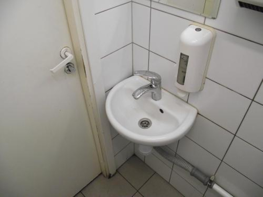 Туалет в «Чайной ложке» на Васильевском. Изображение 2