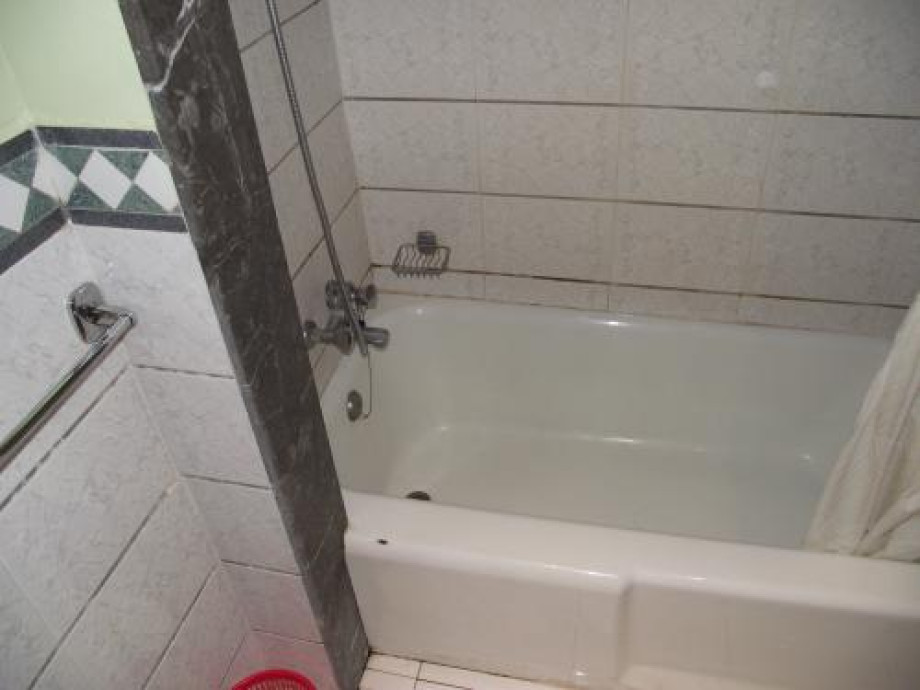 Туалет и душ в номере гостиницы Ouzoud. Изображение 2