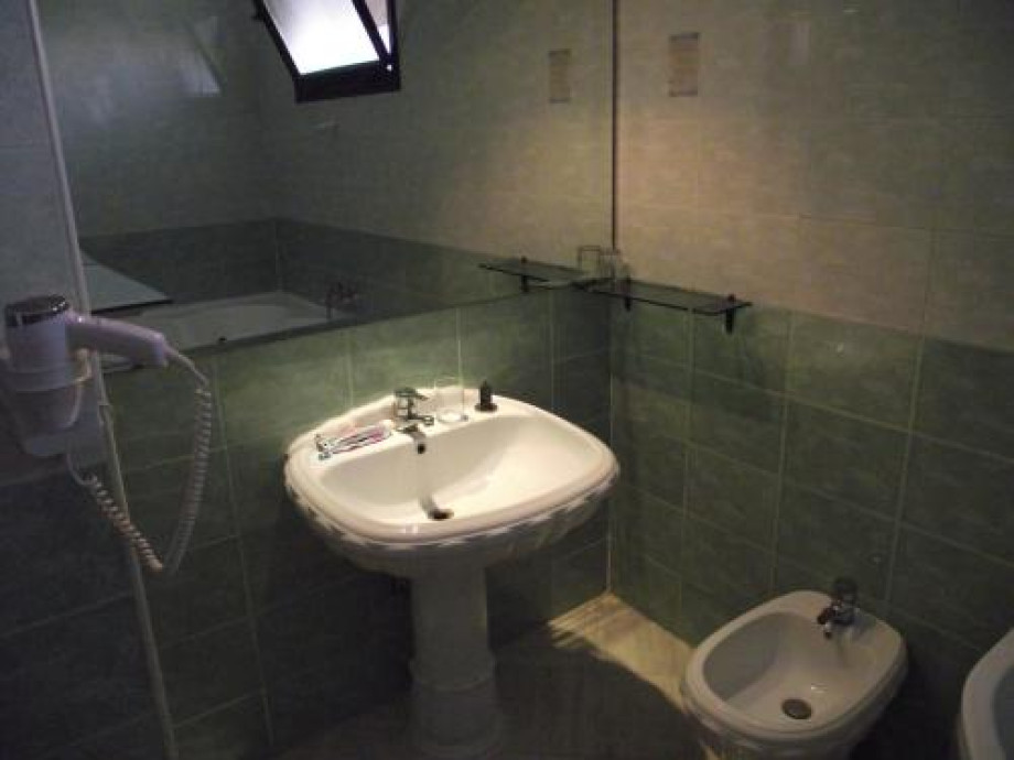 Ванная комната гостиницы Fes Inn. Изображение 2