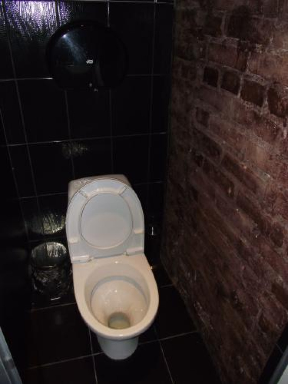 Туалет в кафе «Гренадин». Изображение 3