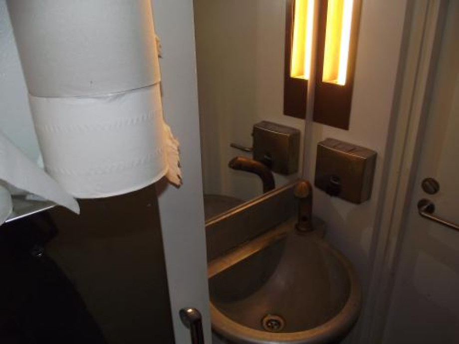 Туалет в музее современного искусства Киасма. Изображение 3