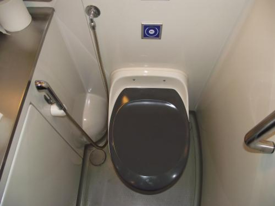 Туалет в InterCity 2. Изображение 1