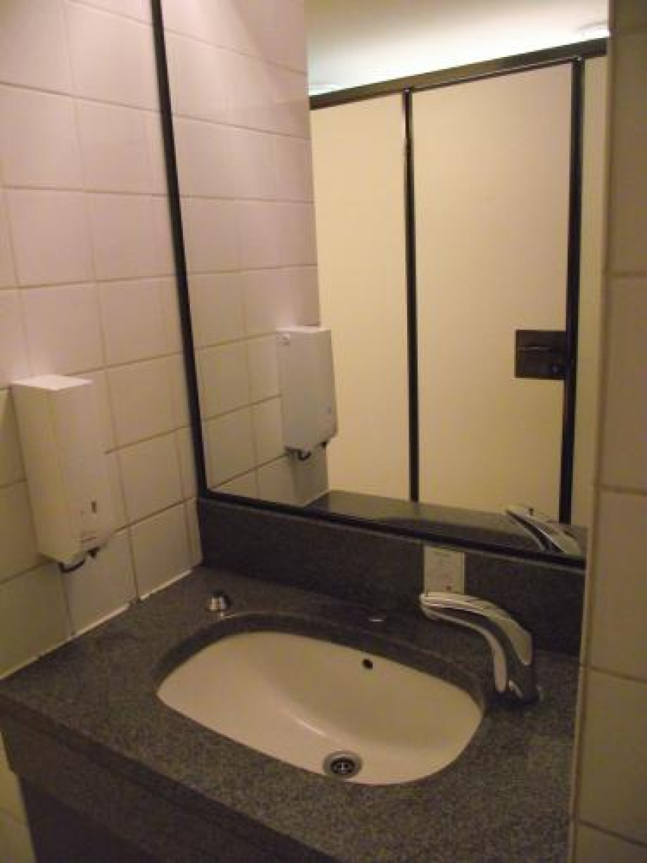 Туалет в гардеробе музея-замка в Турку. Изображение 5