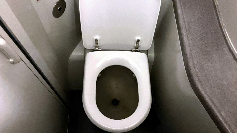 Туалет в вагоне M5 второго класса. Изображение 3
