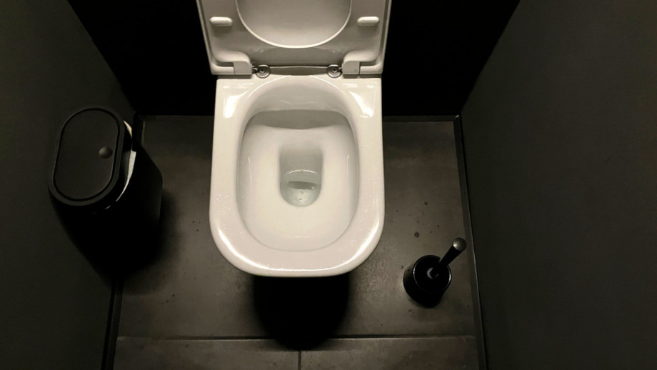 Туалет бара Arco Das Verdades. Изображение 4