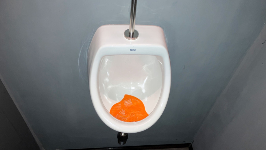 Туалет бара Arco Das Verdades. Изображение 3