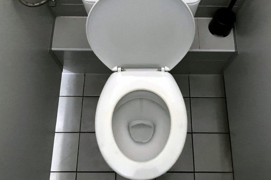 Туалет в ТЦ Bílá Labuť. Изображение 3