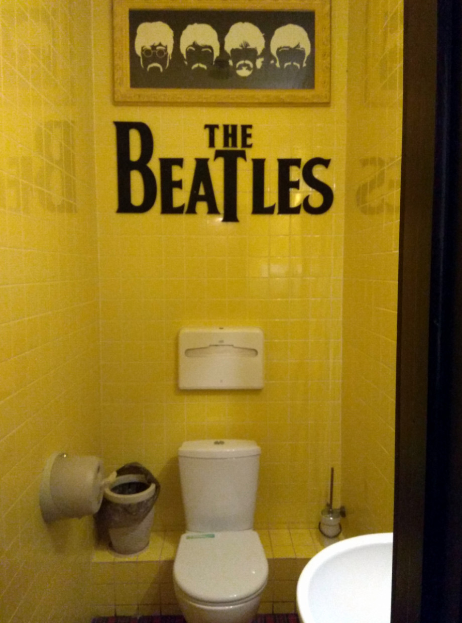 Музыкальный туалет в пабе Union Jack. Изображение 2