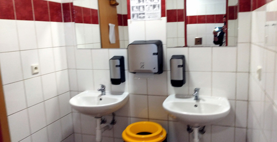 Туалет на АЗС Motocentrum Milín. Изображение 3