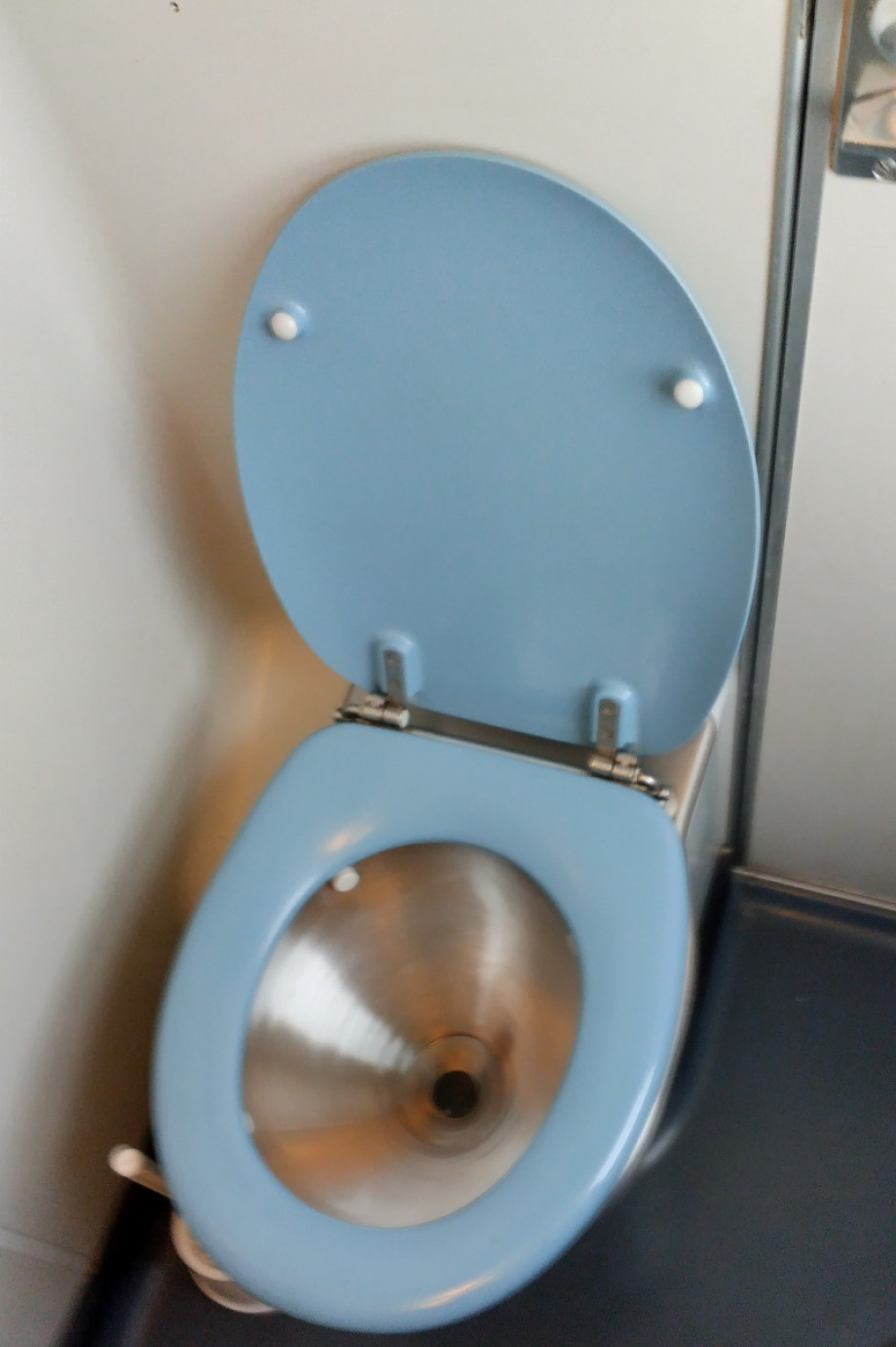 Туалеты в спальном вагоне Regiojet. Изображение 3