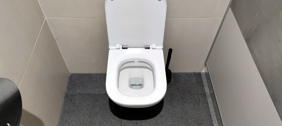 Туалет во втором терминале пражского аэропорта. Изображение 4