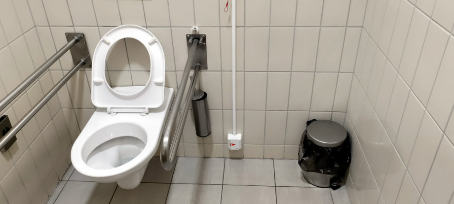 Туалет в Aquacentrum Šutka. Изображение 2