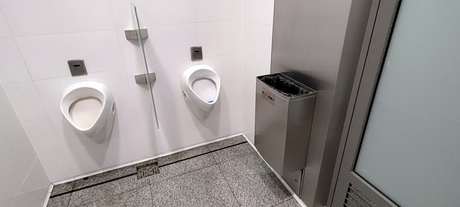 Туалеты в зоне вылетов аэропорта Кракова. Изображение 4