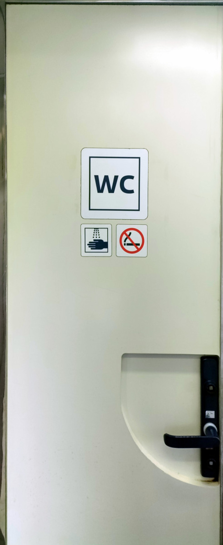 Туалет в вагоне ABpee347. Изображение 1
