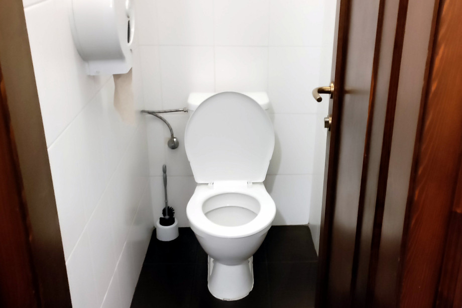 Туалет на Словянском острове. Изображение 2