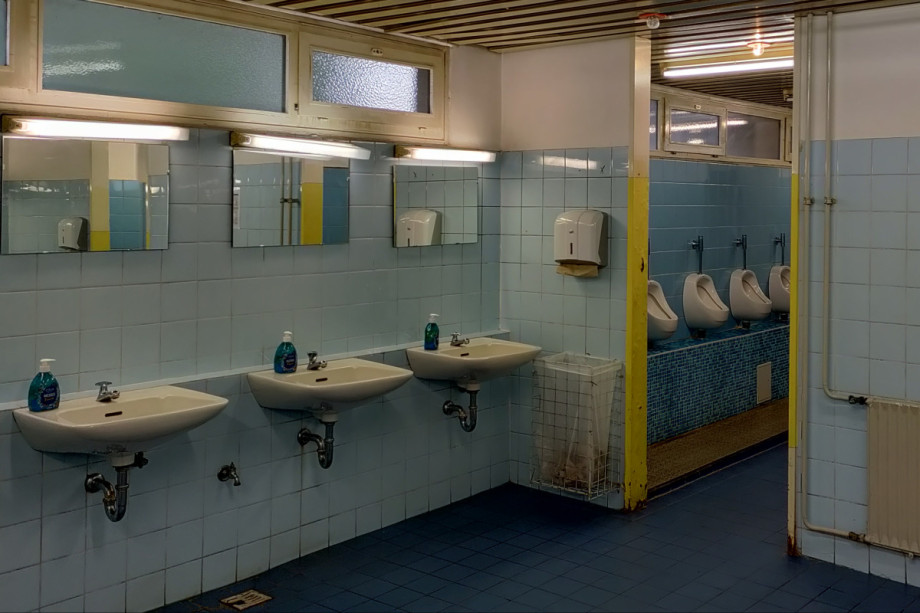 Туалет на ипподроме в Мариендорфе. Изображение 3