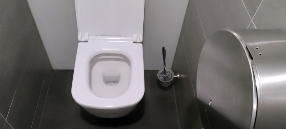 Туалет в Forum Karlín. Изображение 1