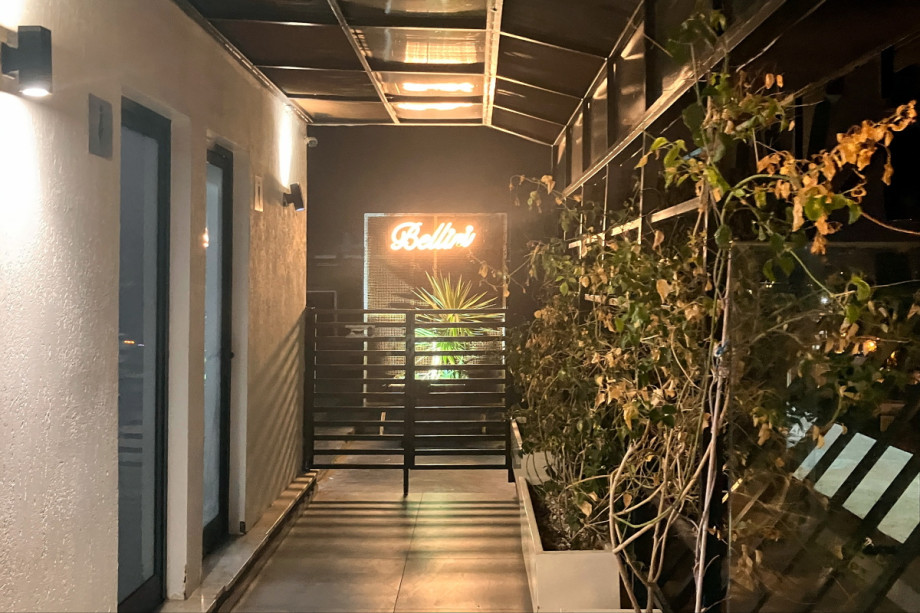 Туалет в баре Bellini Rooftop. Изображение 1