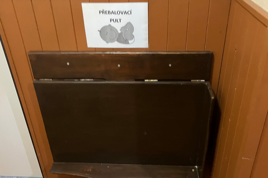 Туалет в ресторане Veselka. Изображение 5