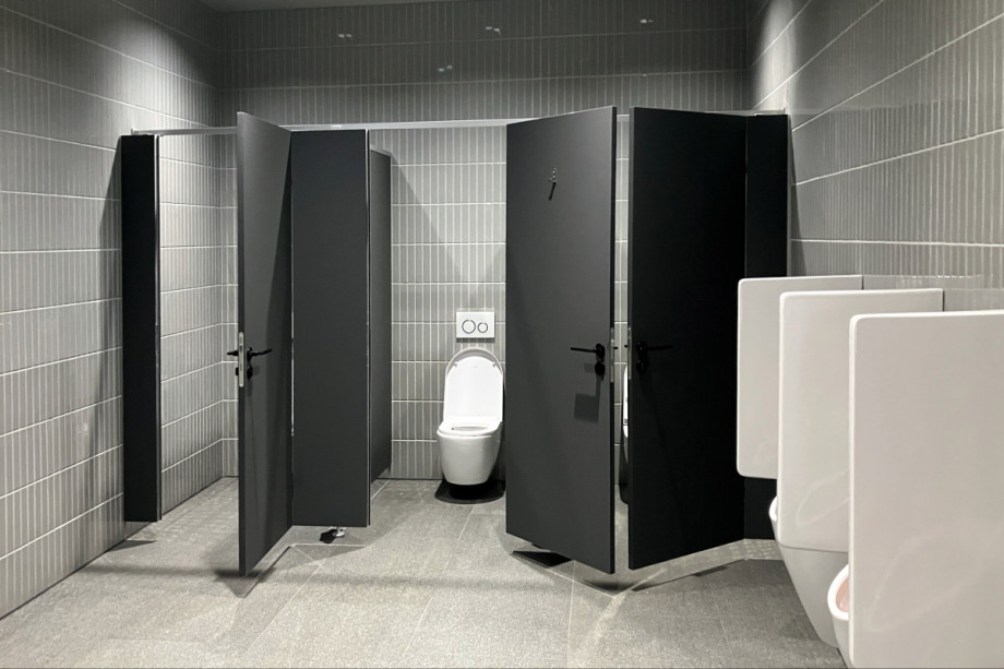 Туалет на вокзале Bubny. Изображение 3