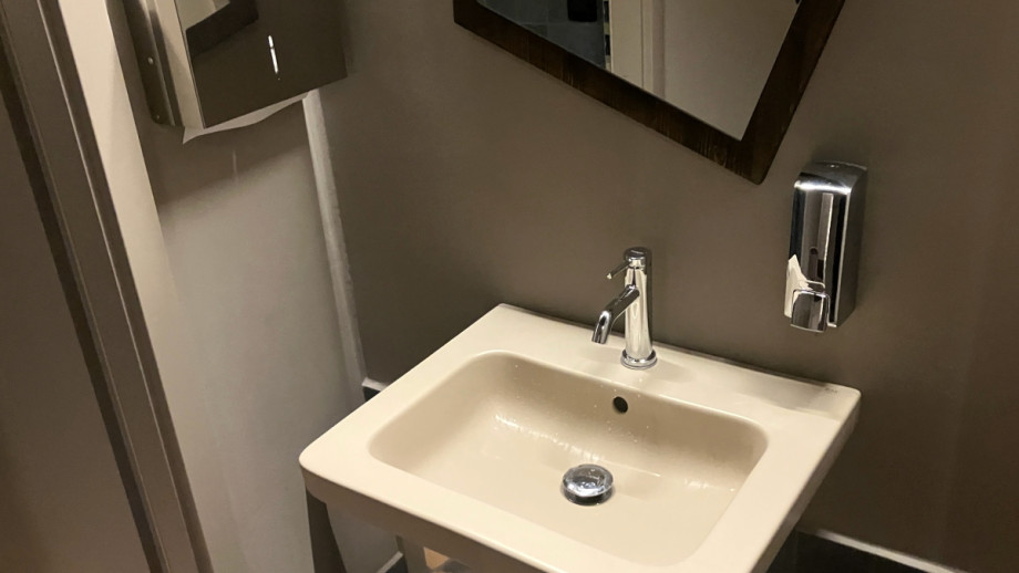 Туалет в пабе Valhalla. Изображение 2