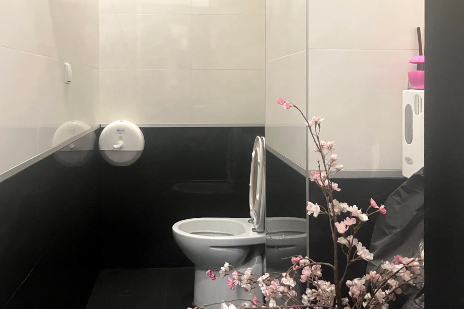 Туалет в ресторане Wrocławska. Изображение 4