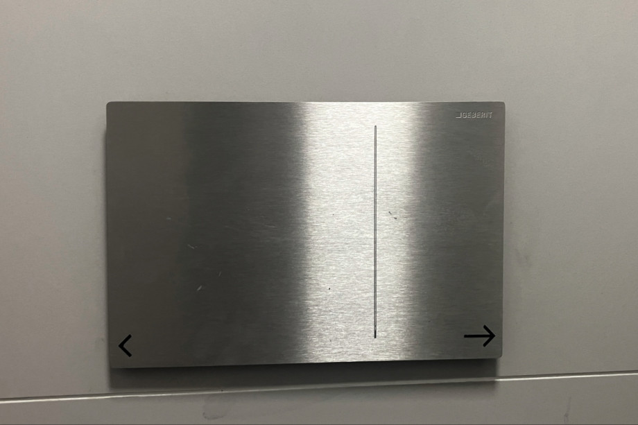 Туалет в театре Komedie. Изображение 5