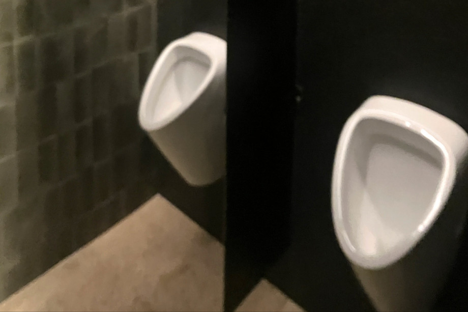 Туалет в баре Хемингуэй. Изображение 2