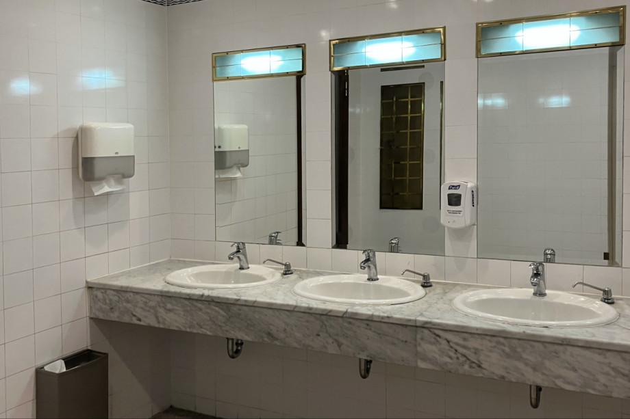 Туалет в кофейне Общественного дома. Изображение 2