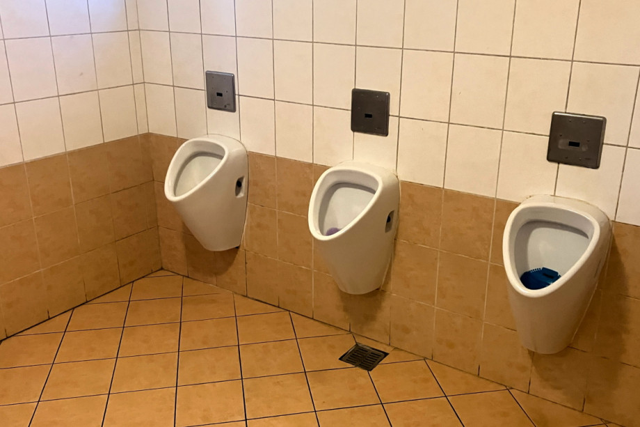 Туалет в крушовицком ресторане У Липы. Изображение 4