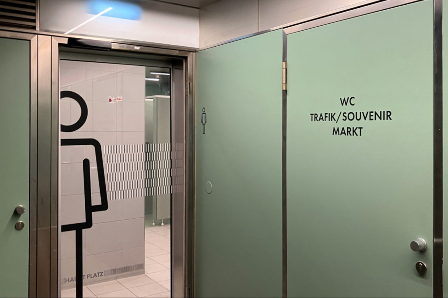 Общественный туалет на главной площади Граца. Изображение 2